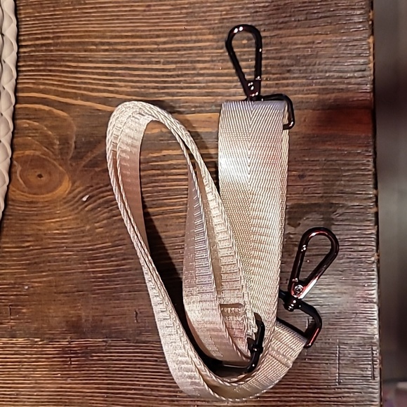 NWT Parker & Hyde Bone/Camel Woven Mini Tote with matching coin wristlet - Picture 6 of 7